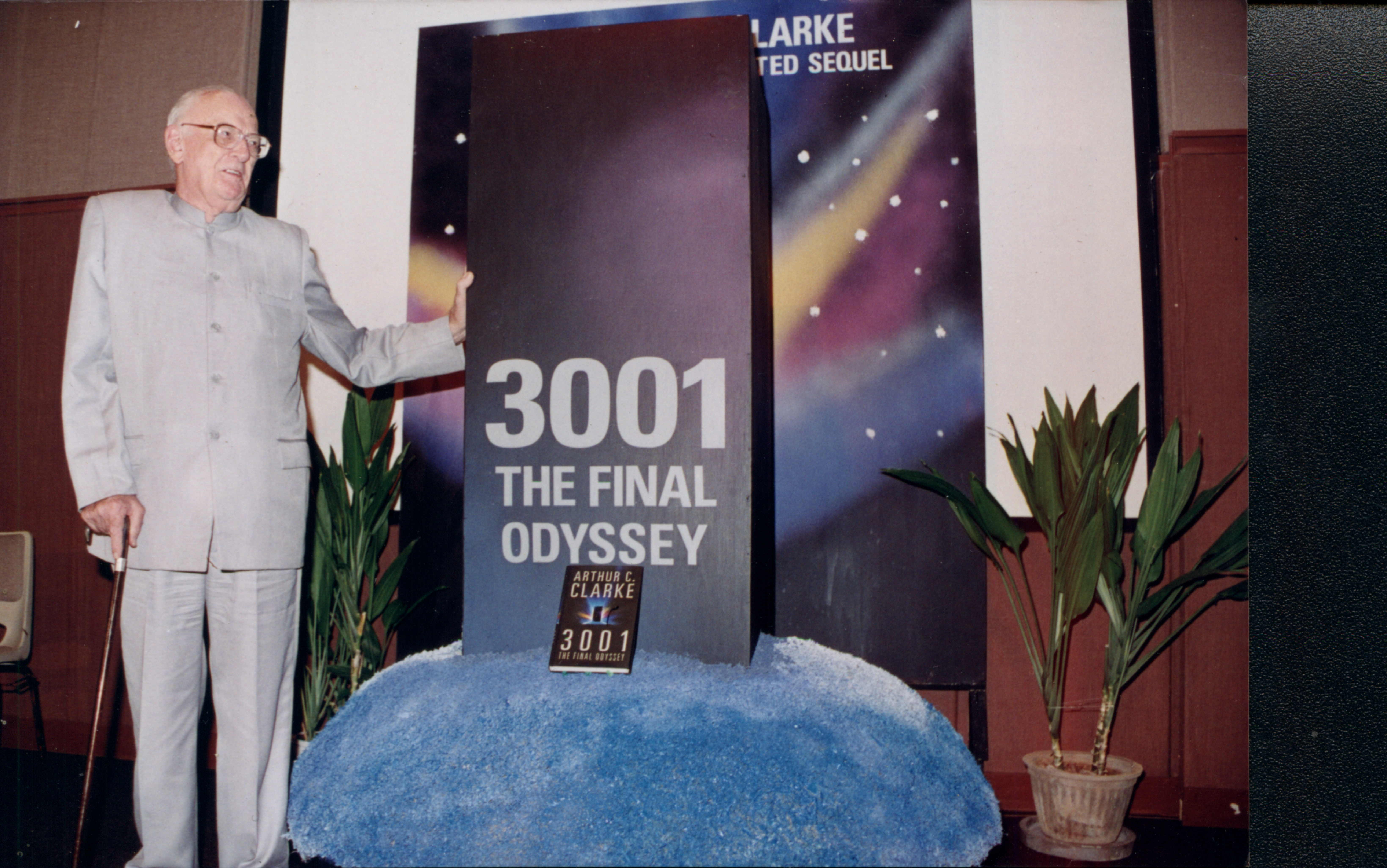 Arthur C Clarke at the launch of his 1997 novel, 3001 The Final Odyssey at British Council, Colombo